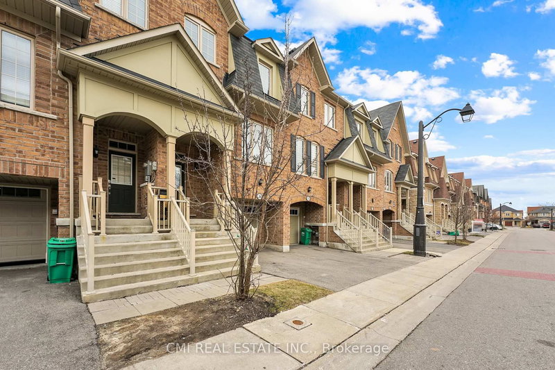 39 Sea Drifter Cres, Brampton, L6P 2S1 | Image 2