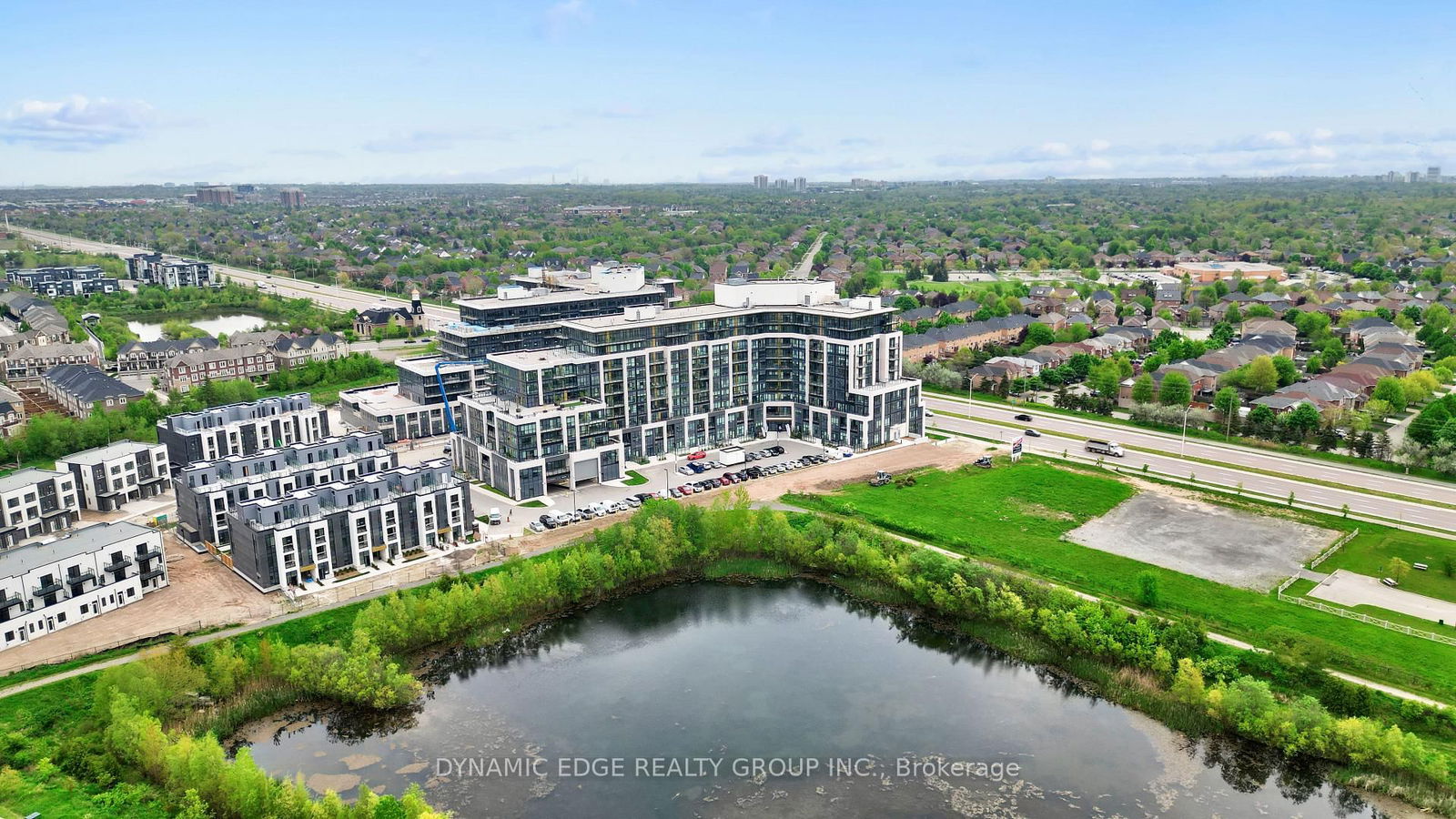 Condo for lease at 102-405 Dundas Street, Oakville, Glenorchy, L6M 5P9 - MLS: W12128044