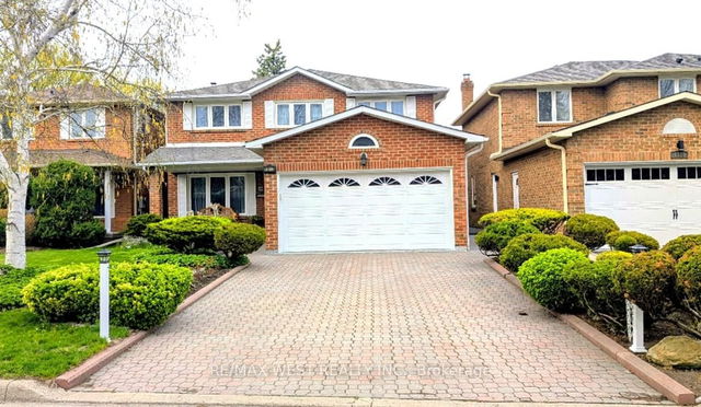 1343 Dexter Crescent