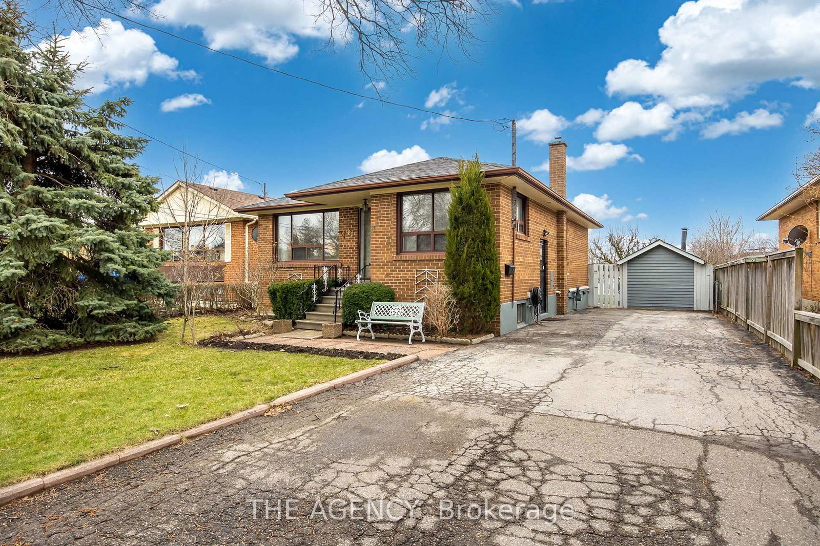 Detached House for sale at 85 Post Road, Brampton, Brampton North, L6V 1X3 - MLS: W12128439