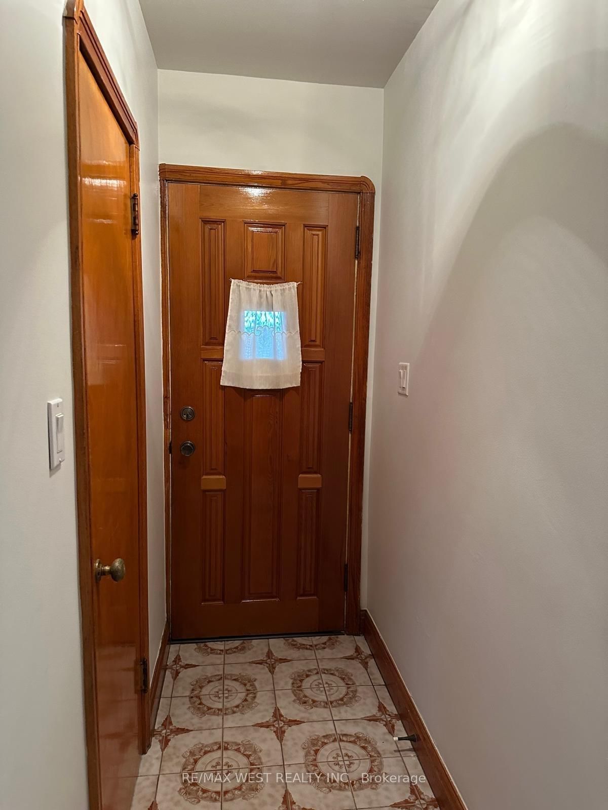 Detached House for lease at 202 Rustic Road, Toronto, Rustic, M6L 1W4 - MLS: W12128491