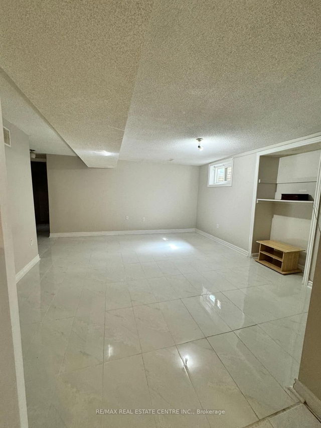 3 Scarlett Drive