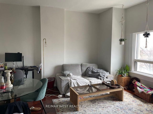 Unit 2 - 96 Springhurst Avenue