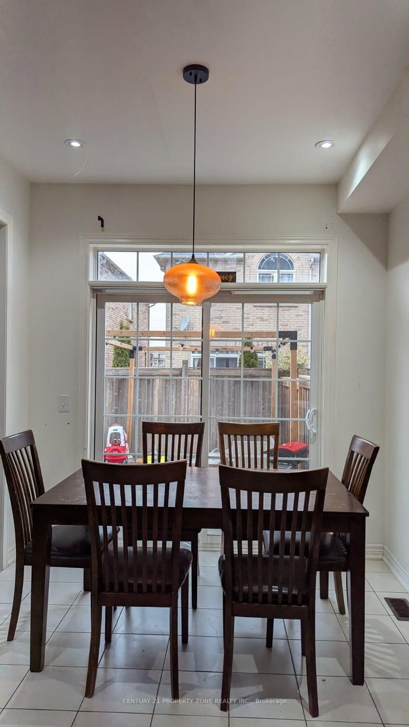 18 Eastlake Rd, Brampton, L7A 3S2 | Image 3