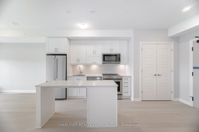 Unit 315 — 3006 William Cutmore Blvd, Oakville - Joshua Meadows image-0-1