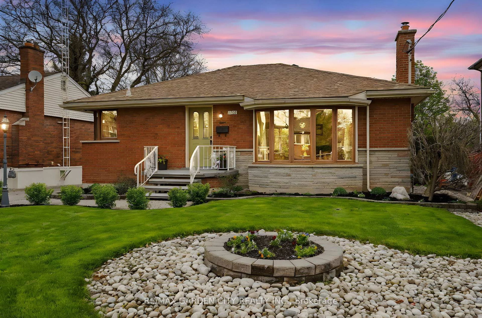 Detached House for sale at 1415 Mountain Grove Avenue, Burlington, Mountainside, L7P 2H1 - MLS: W12128863