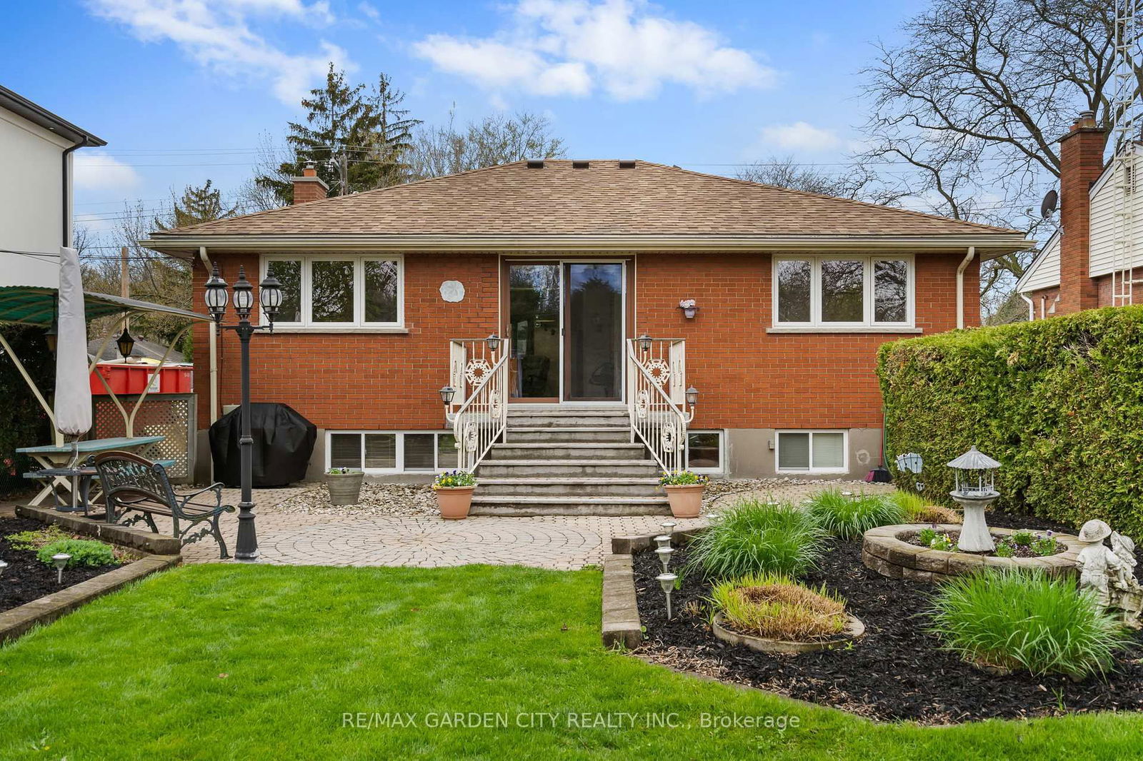 Detached House for sale at 1415 Mountain Grove Avenue, Burlington, Mountainside, L7P 2H1 - MLS: W12128863