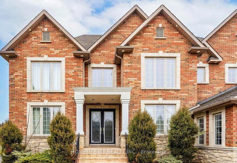 2489 Olinda Crt, Mississauga, L5C 4P5 | Image 2