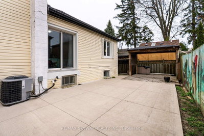 1328 Cawthra Road W — photo 4