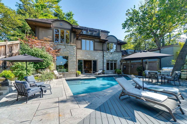 43 Riverside Crescent