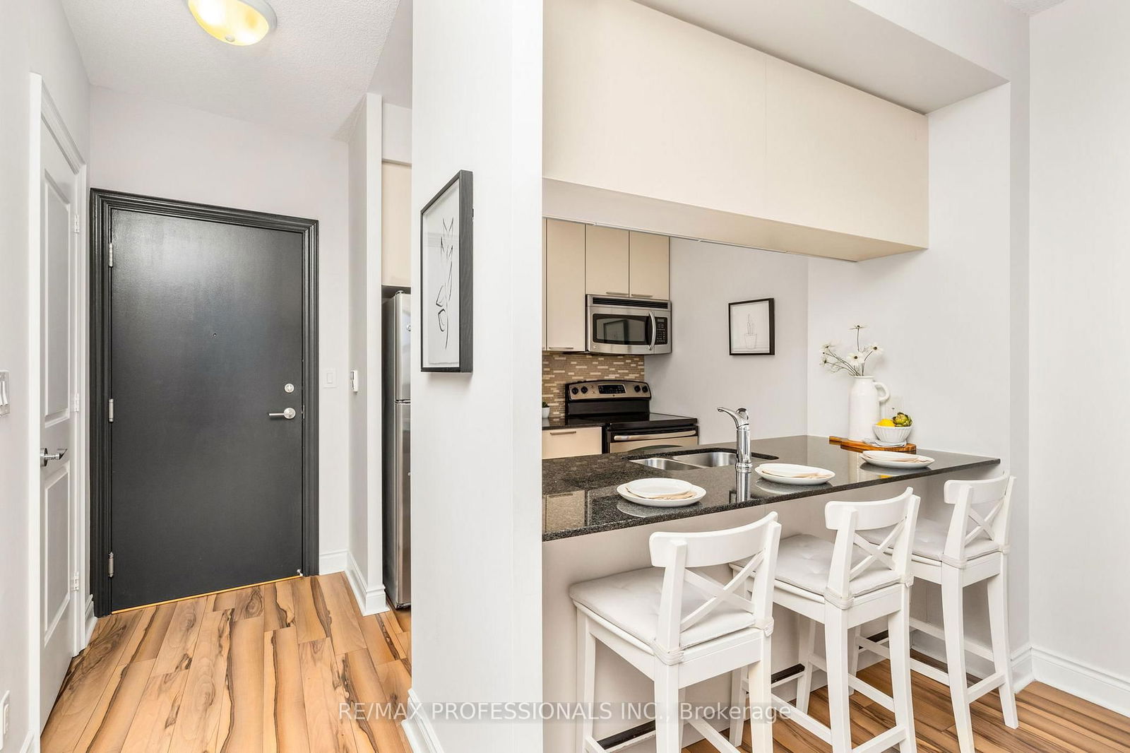 Condo for sale at 302-16 Brookers Lane, Toronto, Mimico, M8V 0A5 - MLS: W12129869