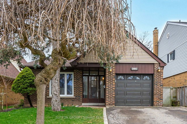 4238 Treetop Crescent