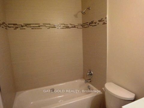 Detached House for lease at 4 Hapsburg Square, Brampton, Central Park, L6S 1Y7 - MLS: W12130073