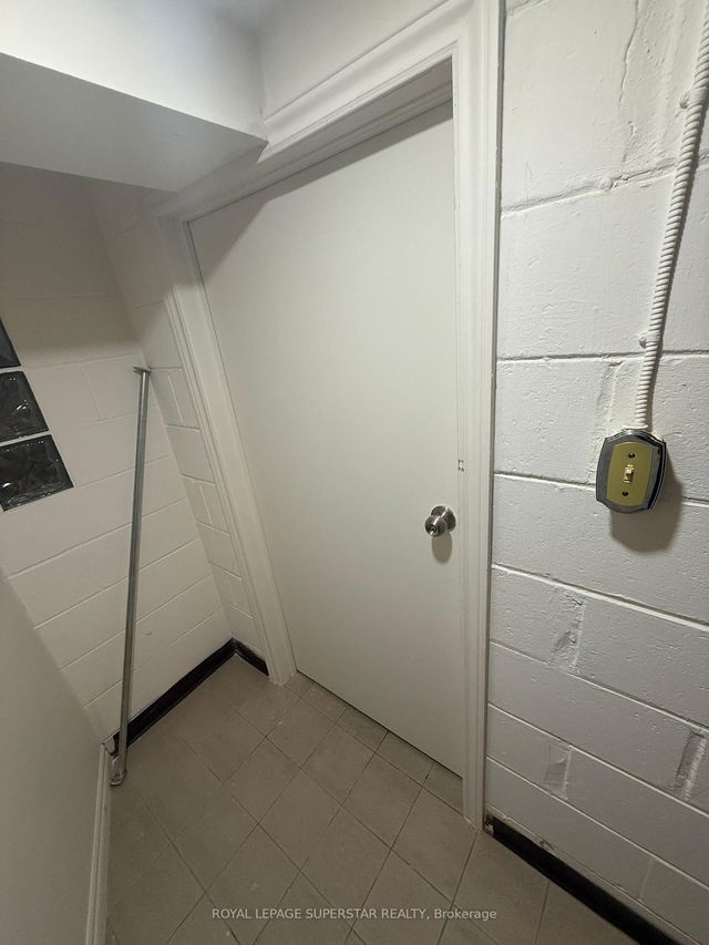 15 Quinby Court