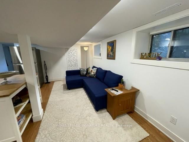 #Lower - 540 St Clarens Avenue