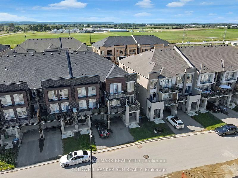 Townhouse for sale at 42 Donald Ficht Crescent, Brampton, Ontario, L7A 5H8 - Northwest Brampton - MLS: W12130421