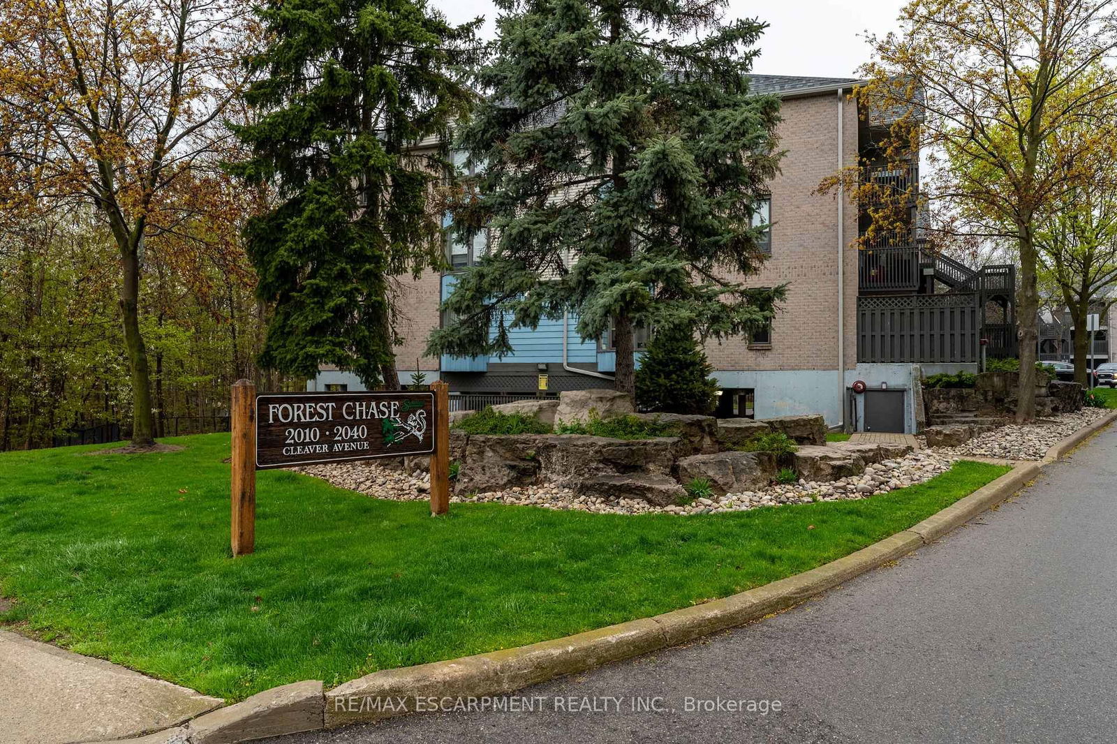 Condo for sale at 302-2030 Cleaver Avenue, Burlington, Headon, L7M 4C3 - MLS: W12130546