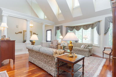 14 Holyrood Ave, Oakville - Southwest image-0-4