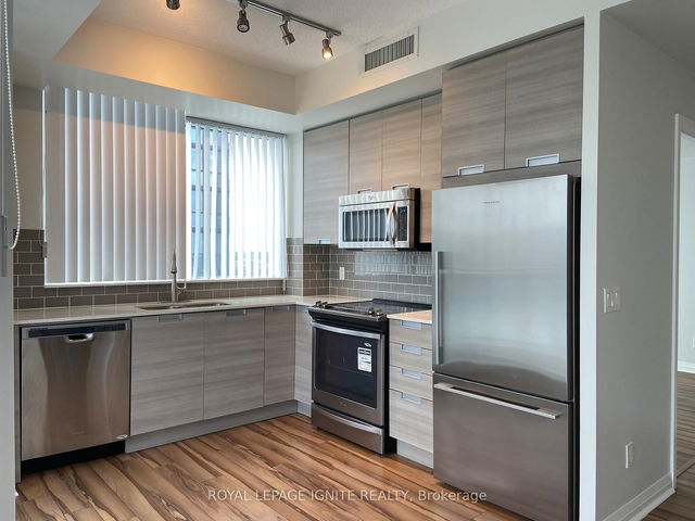 909 - 55 Eglinton Avenue