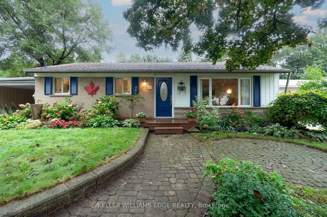 955 Cloverleaf Drive