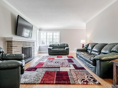 Unit Main — 44 Saybrook Ave, Toronto - Stonegate-Queensway image-0-4