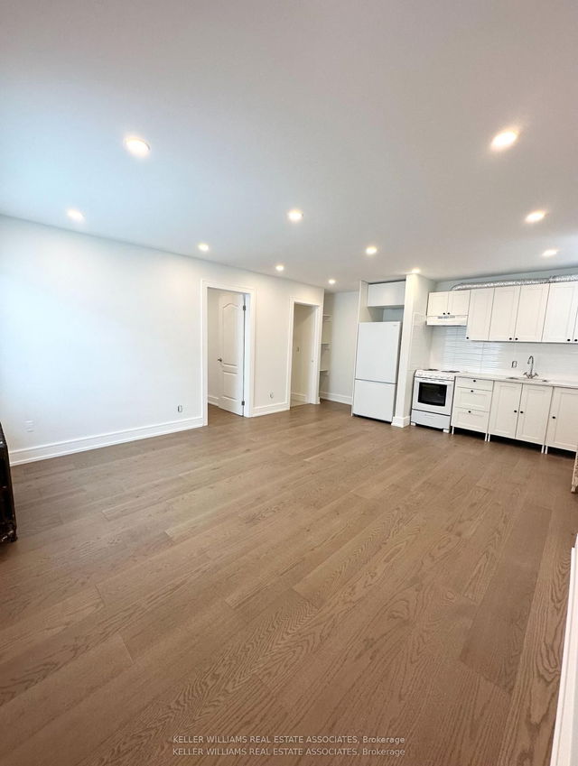 4 - 237 Lakeshore Road