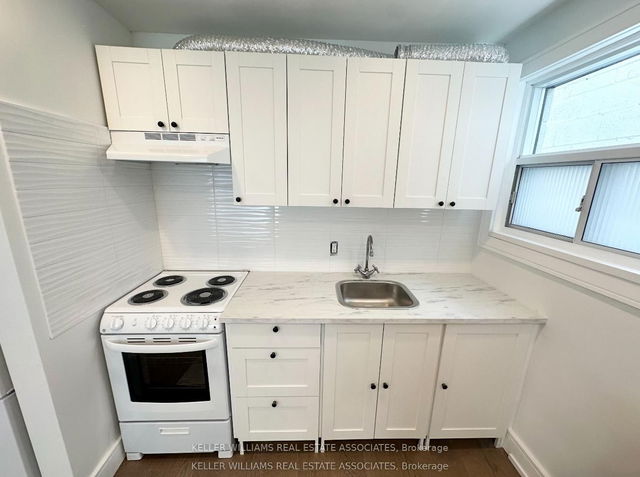 4 - 237 Lakeshore Road