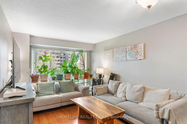 306 - 1403 Royal York Road