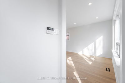 66 Gair Dr, Toronto - Alderwood image-0-2