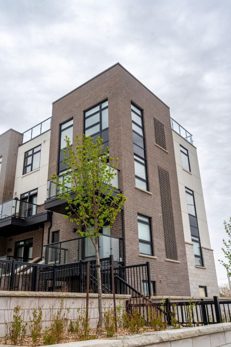 home for lease on 119-1585 Rose Way
