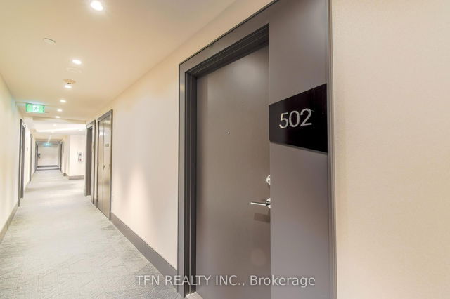 502 - 10 De Boers Drive
