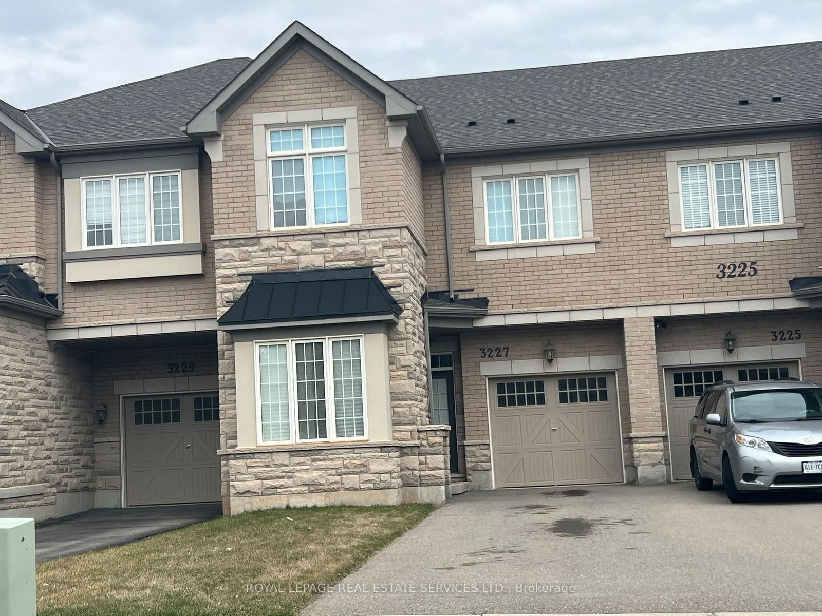 Townhouse for lease at 3227 Carrding Mill Terrace, Oakville, Glenorchy, L6M 4M1 - MLS: W12132103