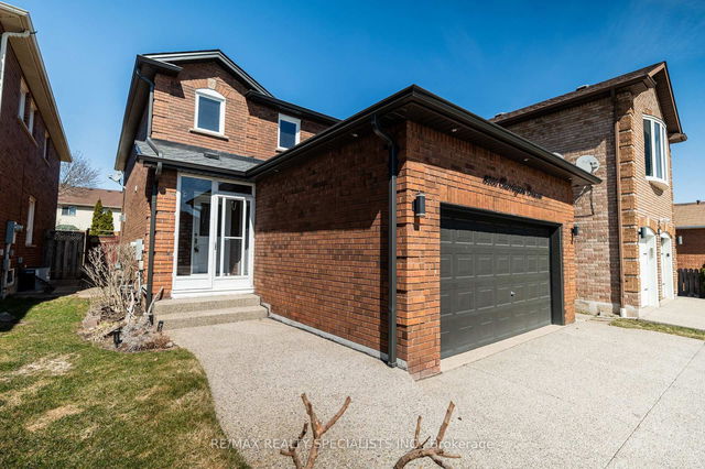 3455 Cherrington Crescent