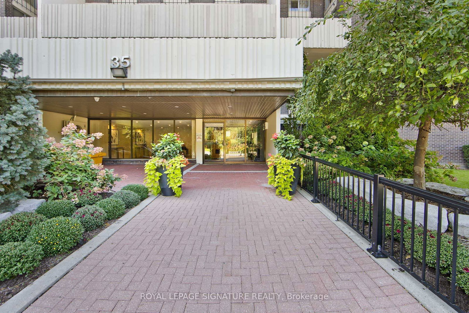 Condo for sale at 908-35 Ormskirk Avenue, Toronto, High Park-Swansea, M6S 1A8 - MLS: W12132332