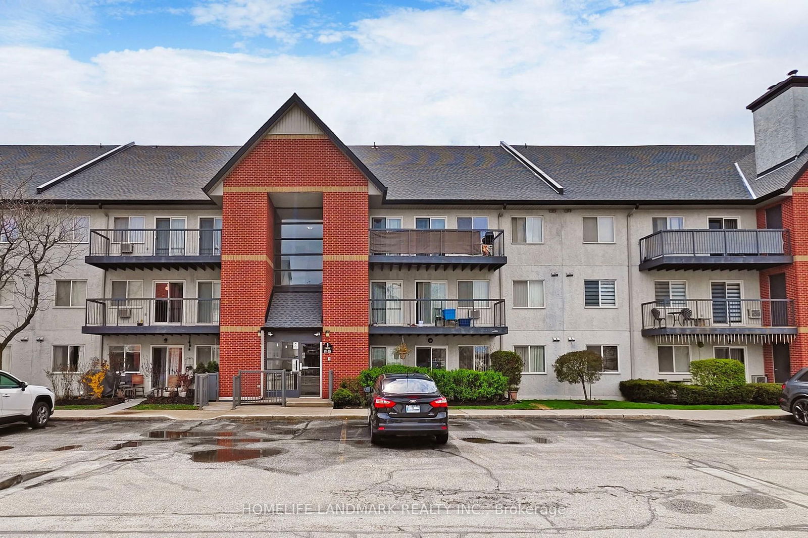 Condo for sale at 823-1450 Glen Abbey Gate, Oakville, Glen Abbey, L6M 2V7 - MLS: W12132422