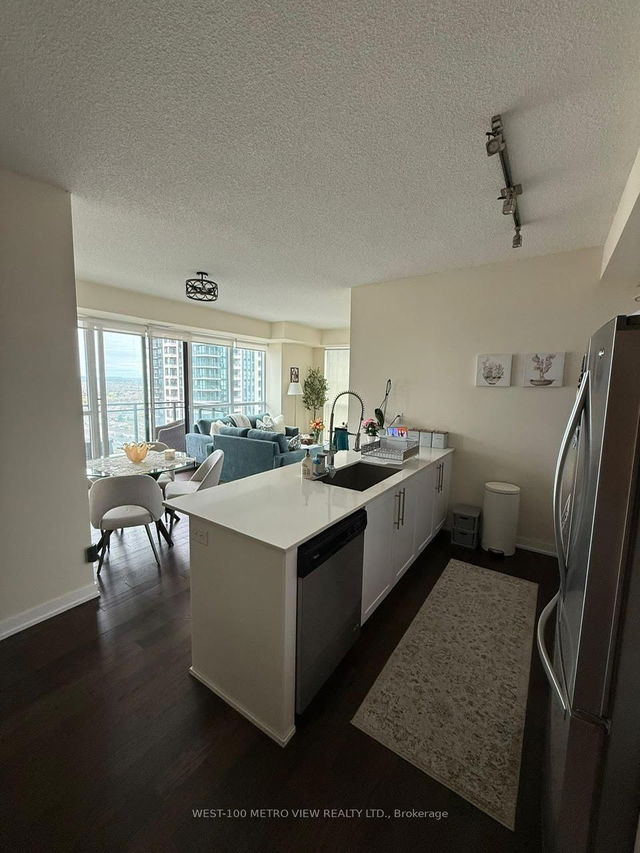 2004 - 510 Curran Place