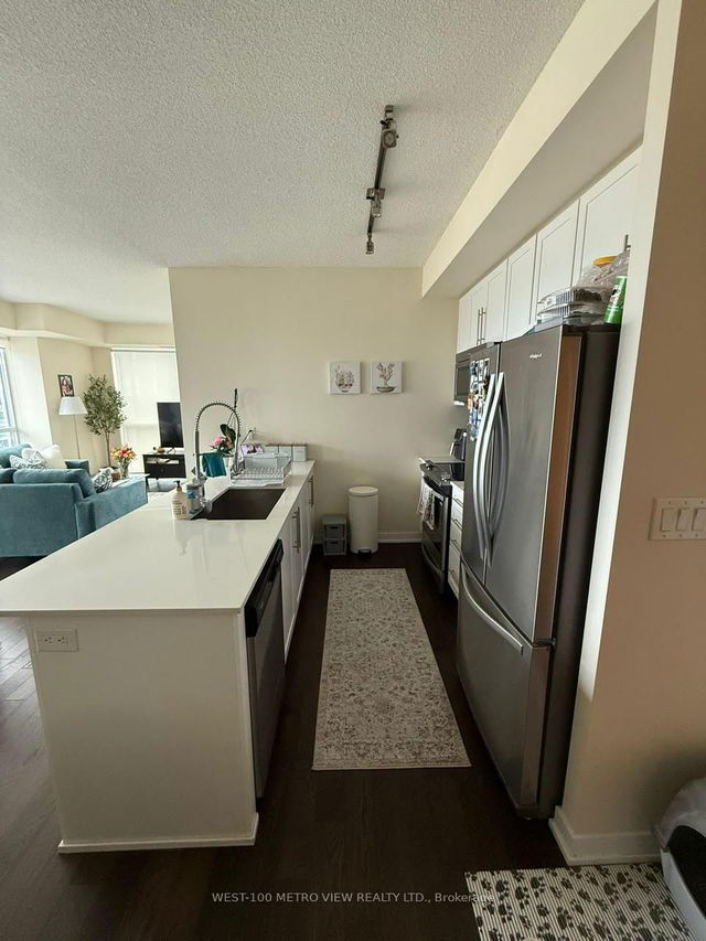 2004 - 510 Curran Place