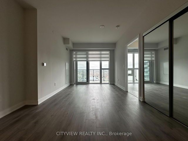 817 - 430 Square One Drive