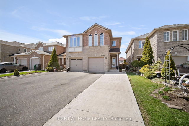 1085 Foxglove Place