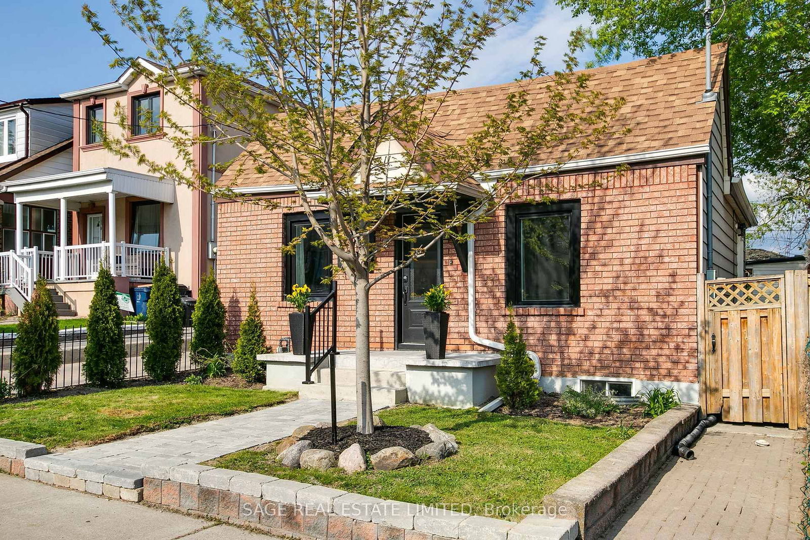 Detached House for sale at 311 Nairn Avenue, Toronto, Caledonia-Fairbank, M6E 4H9 - MLS: W12132768