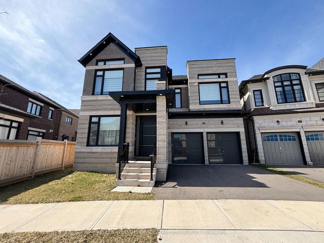 2282 Hyacinth Crescent