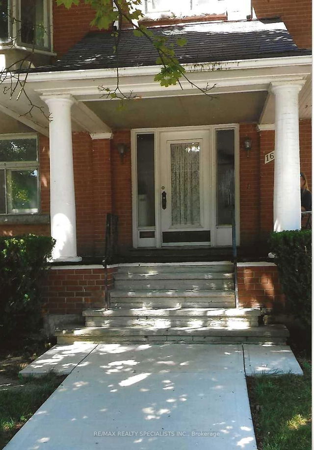 16 Wellington Street