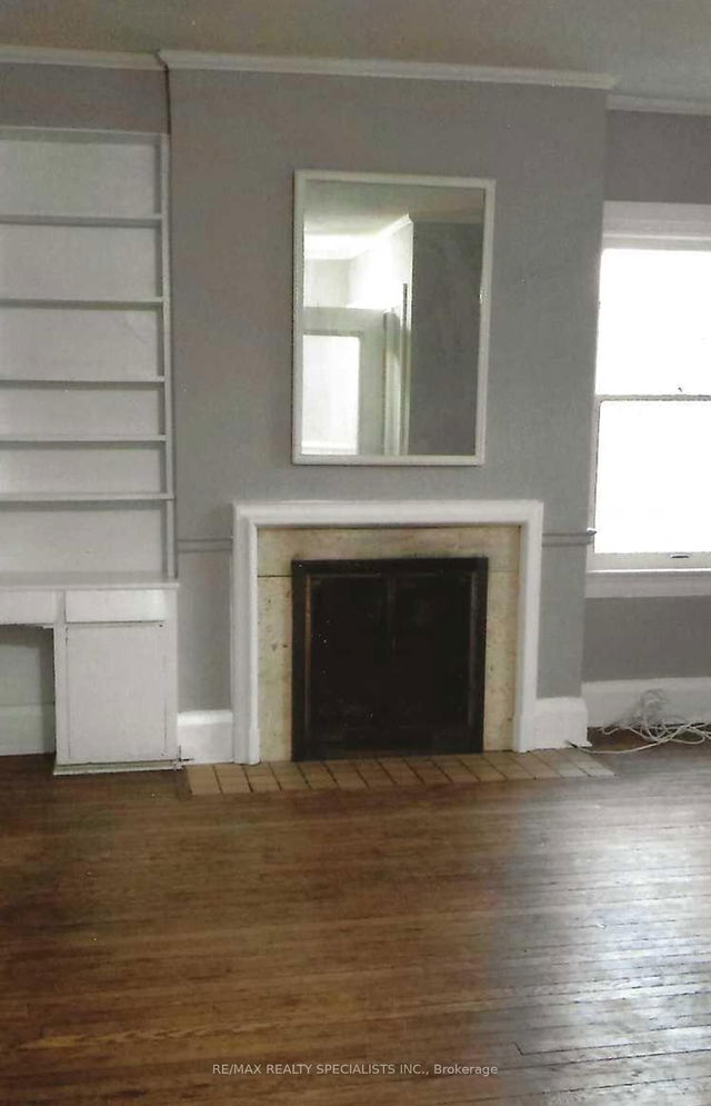 16 Wellington Street