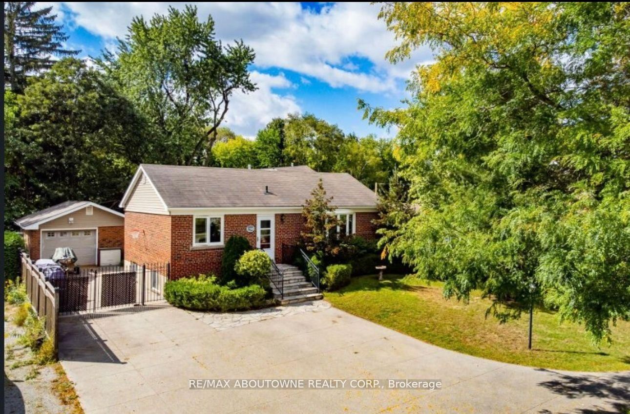 Detached House for sale at 550 Fourth Line, Oakville, West, L6L 5A7 - MLS: W12132996