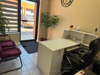 Unit 21 — 4801 Steeles Avenue W — photo 6