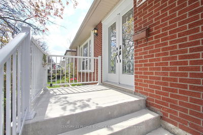 6 Midhurst Dr, Toronto - West Humber-Clairville image-0-4