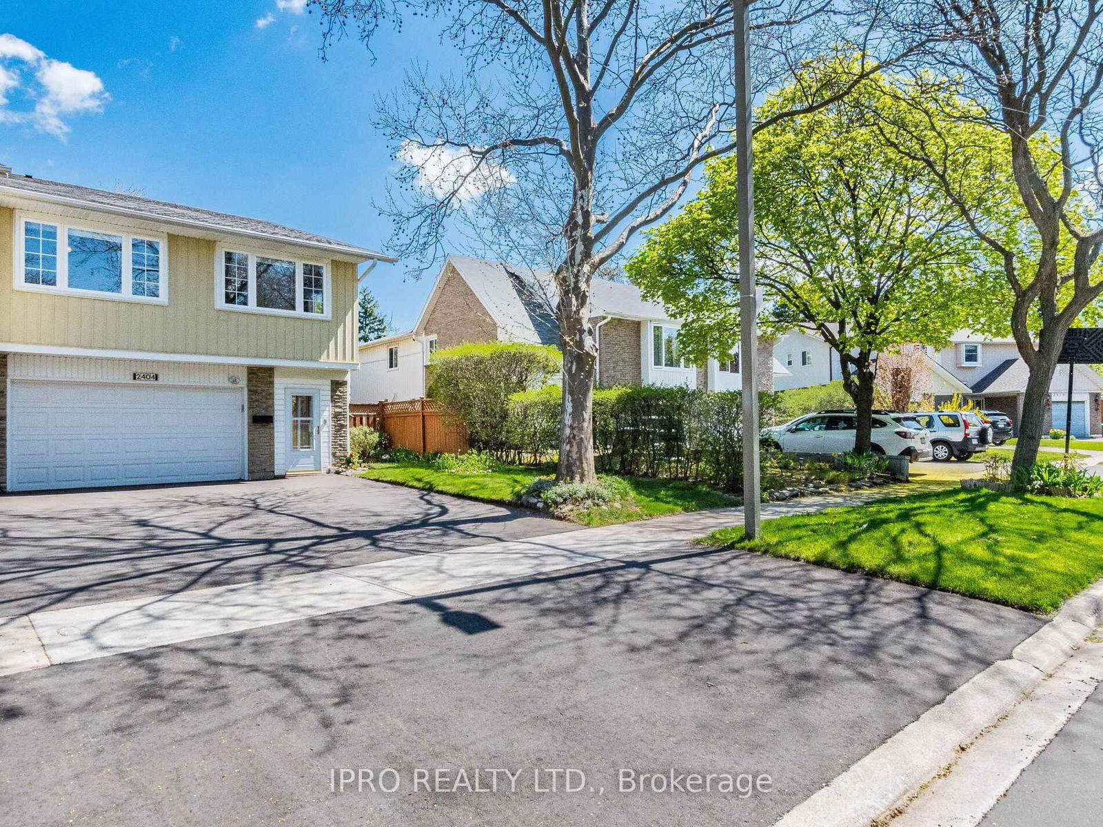 Semi-Detached House for sale at 2404 Mainroyal Street, Mississauga, Erin Mills, L5L 1C9 - MLS: W12133764