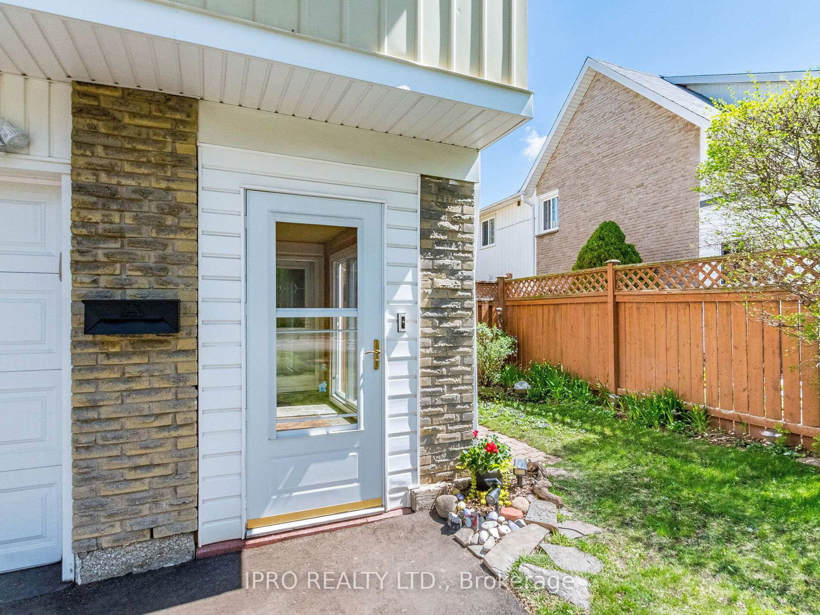 Semi-Detached House for sale at 2404 Mainroyal Street, Mississauga, Erin Mills, L5L 1C9 - MLS: W12133764