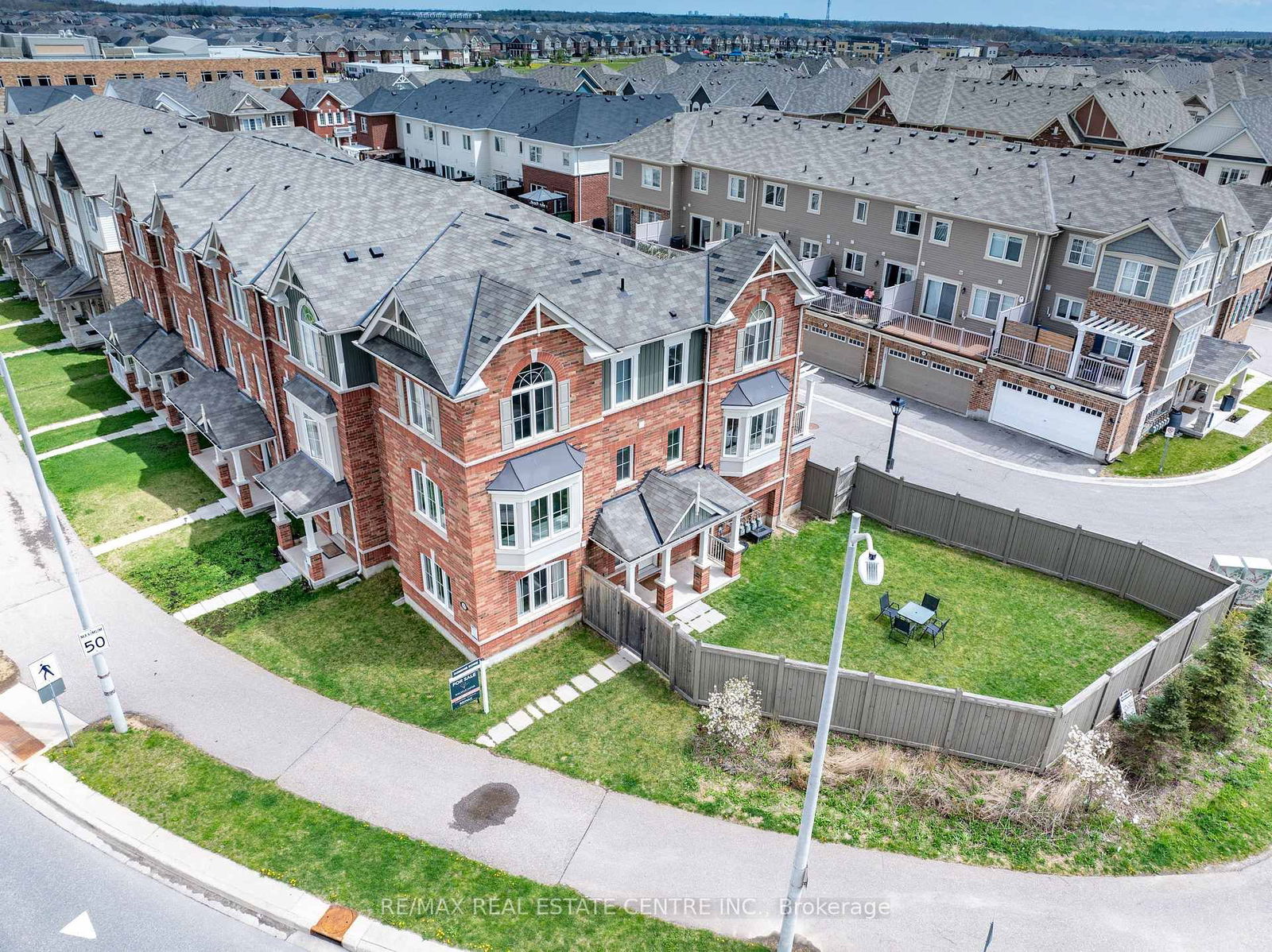 Townhouse for sale at 100 Whitlock Avenue, Milton, Ford, L9T 7K6 - MLS: W12133765