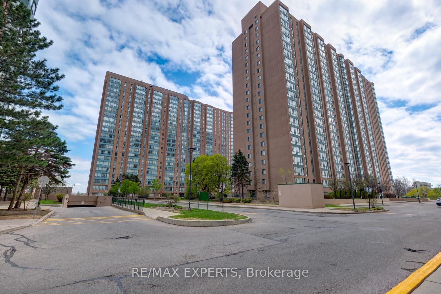 Condo for sale at 502-145 Hillcrest Avenue, Mississauga, Cooksville, L5B 3Z1 - MLS: W12133798